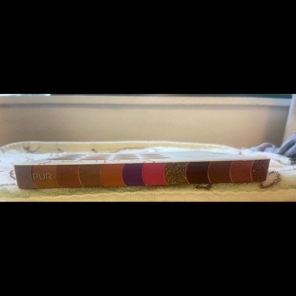 **BNIB**Never opened. Original packaging all still intact -PUR FESTIVAL PALETTE- - Picture 4 of 8